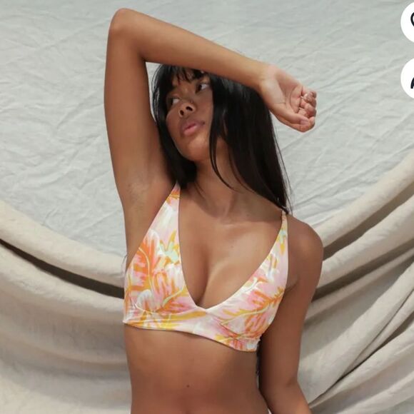 STONE FOX SWIM Daya Bikini Top - Hot Tropix Print M - Picture 1 of 5